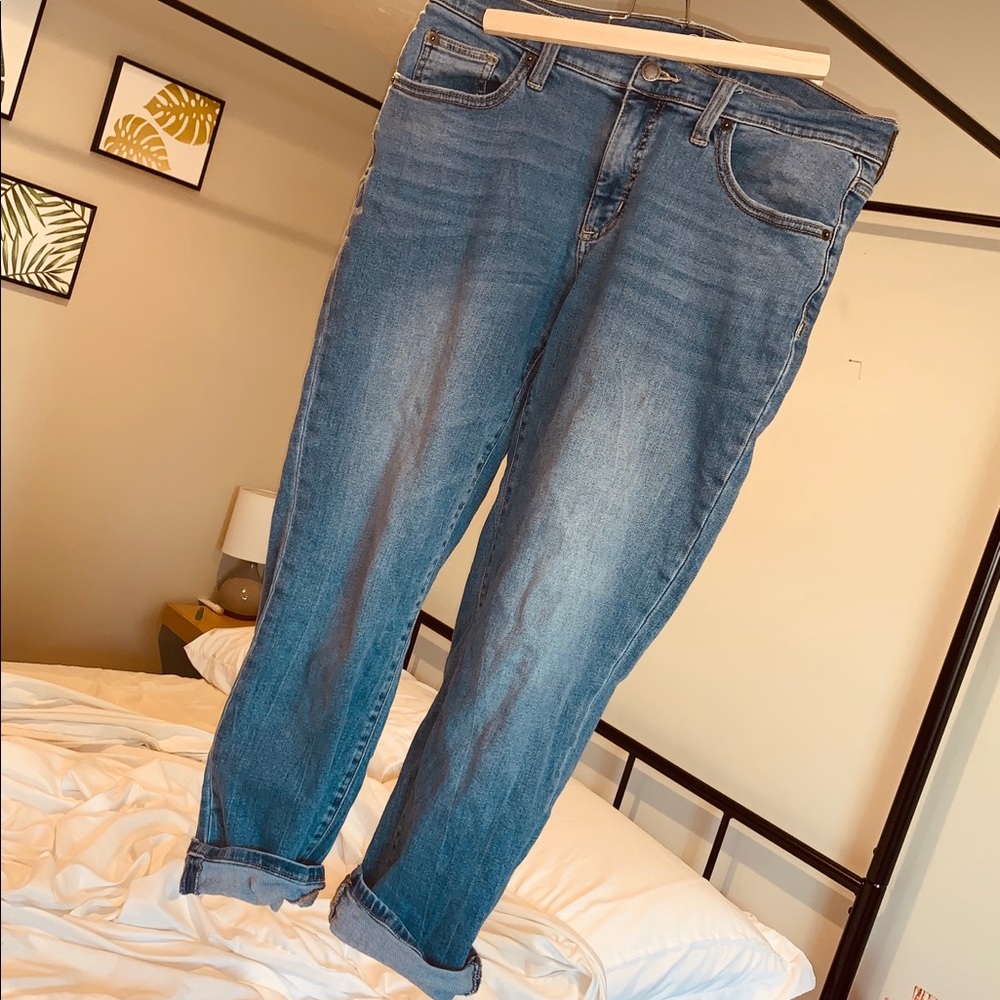 🟦 Universal Thread Mid-Rise Girlfriend Jeans 🟦